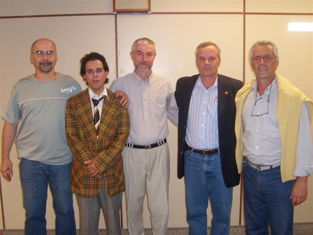 Vereador Luiz CArlos Romazzini e integrantes da Associação Guarujaense de Escritores